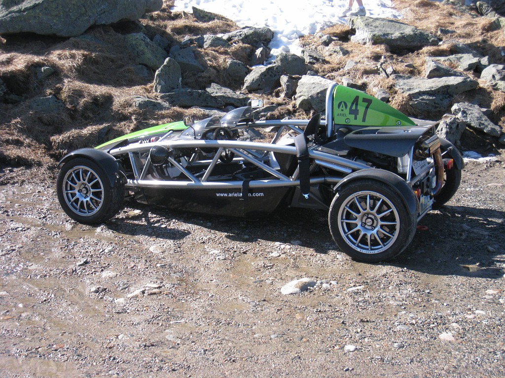 Mt Washington NH 2010 0610.jpg - Mt Washington NH. On May 23 2010 drove the road to the summit. Looked at the views, took some pictures, and drove back down.